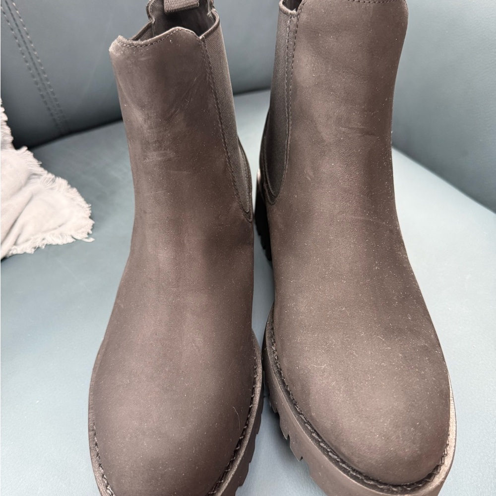 Thursday Chelsea Boots